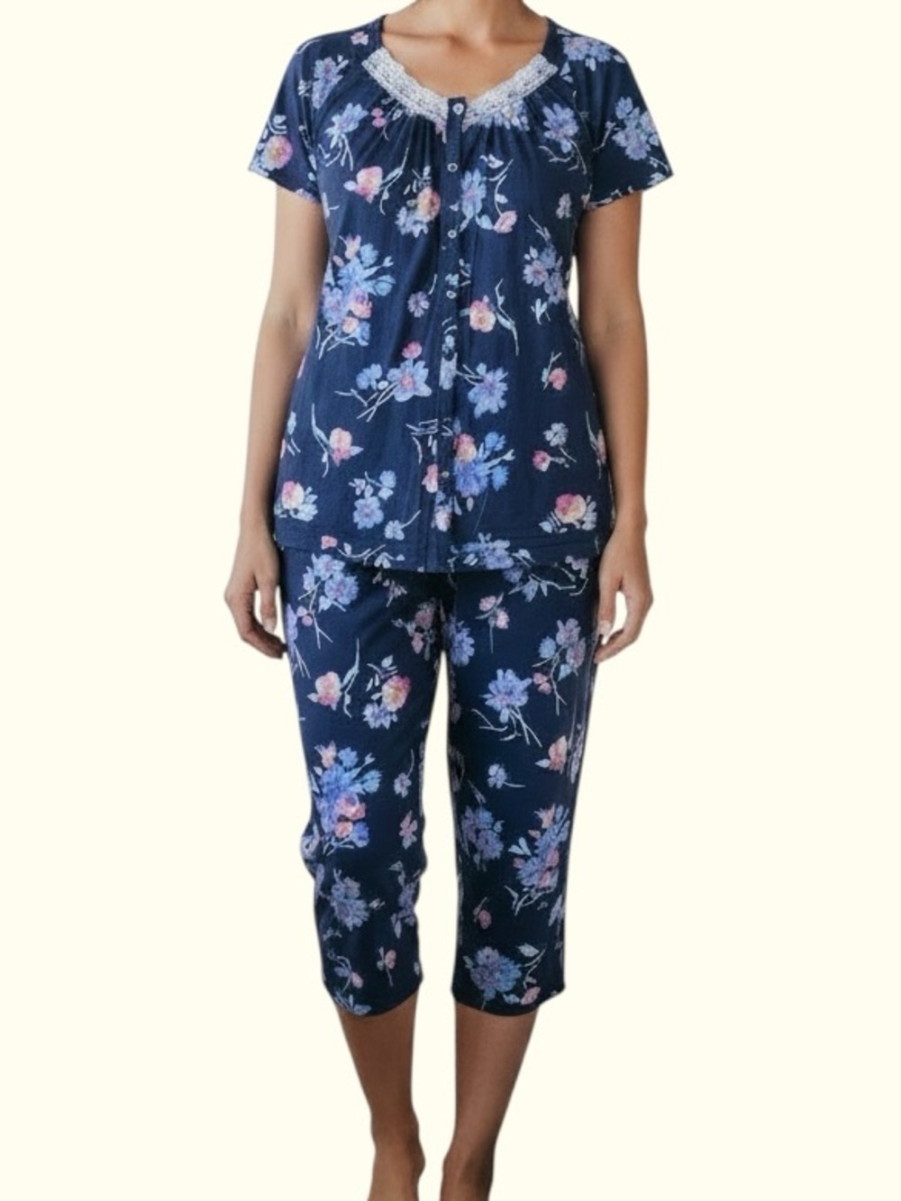 Secret Treasures NWT Sleepwear Medium (8-10) 7 Button Top/ Capri Bottoms